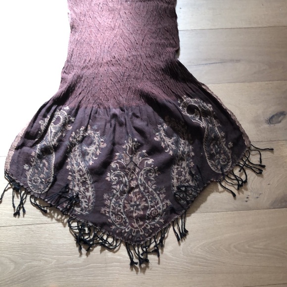 Long Woollen Scarf with burnt brown, beige and black woven paisley design. - Picture 6 of 9